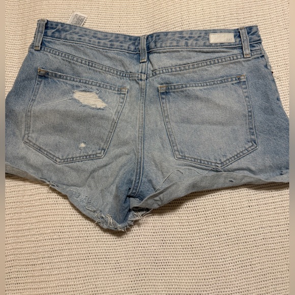 Abercrombie & Fitch High Wasted Shorts - Picture 3 of 3
